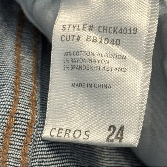 Altar’d State Distressed Jeans Size 24 NWT Cropped Raw Hem Ankle - Picture 8 of 9